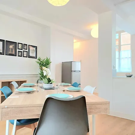 Le Commercy - En Hyper Centre Et Tres Spacieux Daire Beauvais