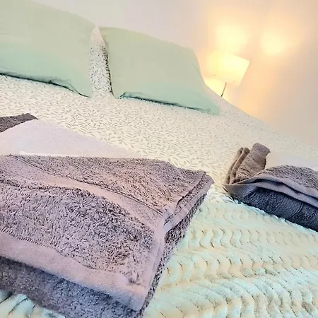 Daire Le Commercy - En Hyper Centre Et Tres Spacieux