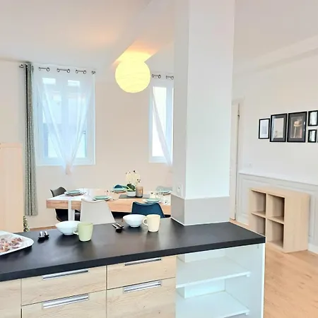 Apartment Le Commercy - En Hyper Centre Et Tres Spacieux Beauvais